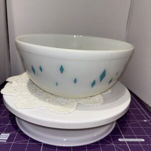 Rare Pyrex Turquoise Blue Diamonds Dainty Maid Promotional Pattern Bowl  2.5 Qt.